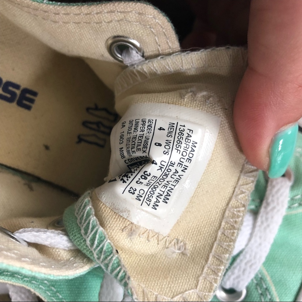 Converse - Picture 2 of 2